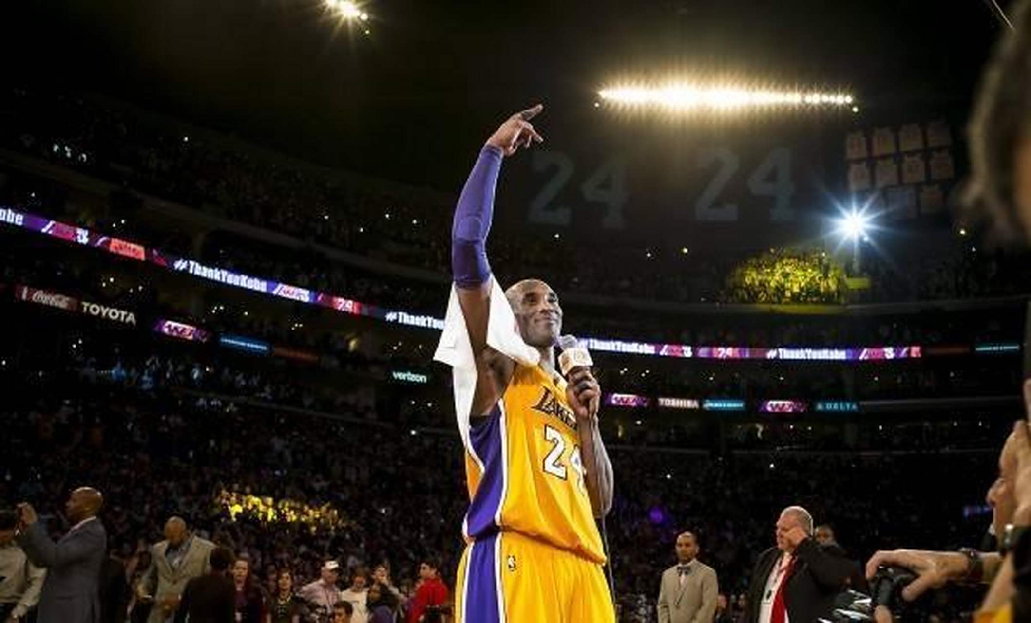 包含JackeyLove迎来七赛季出色发挥,切尔西观众热烈欢呼!引发球迷热议的词条-AYX爱游戏中国