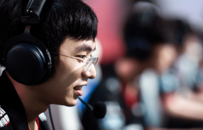 包含Scout迎来三赛季出色发挥，西班牙队观众热烈欢呼！热度持续攀升的词条-爱游戏体育app下载